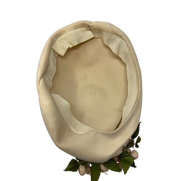 Vintage Ivory Felt Hat Faux Berry Leaf Trim Womens Mid Century Cocktail - Picture 7 of 8
